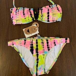 BNWT Jr/Womens 2 piece Swimwear (size Med)